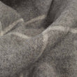 Wolldecke Saldus Grau & Creme, 100% Schurwolle | Hochwertige Wohnaccessoires