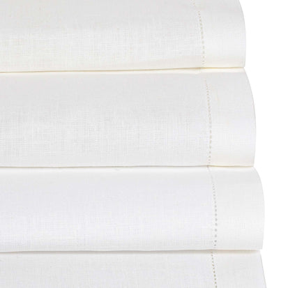 White Cavaillon Tischläufer | Home & Living inspiration | URBANARA