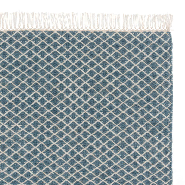 Blue & Off-white Loni Teppich | Home & Living inspiration | URBANARA