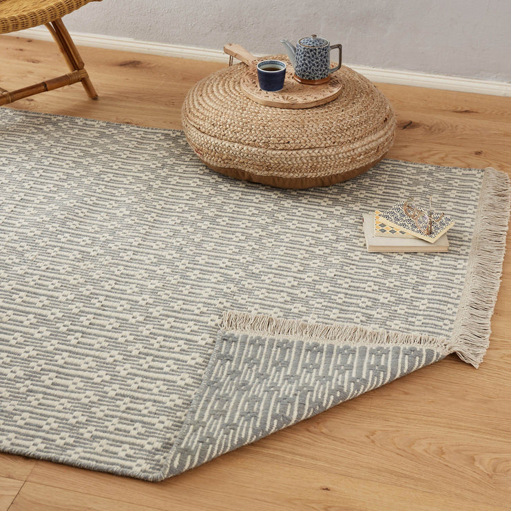 Grey & Off-white Lumaco Teppich | Home & Living inspiration | URBANARA