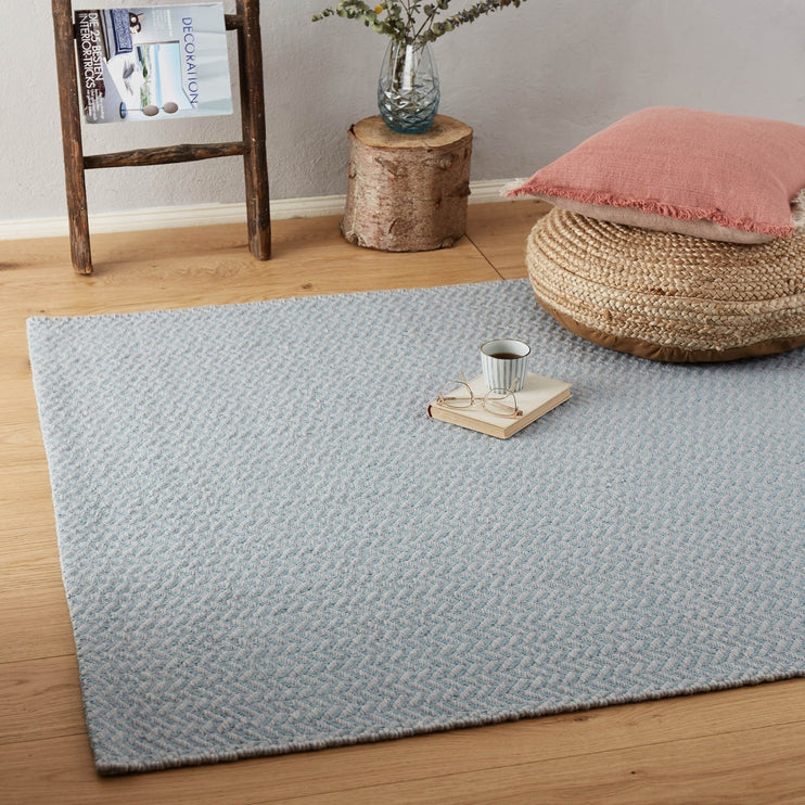 Mint & Light grey Kolvra Teppich | Home & Living inspiration | URBANARA