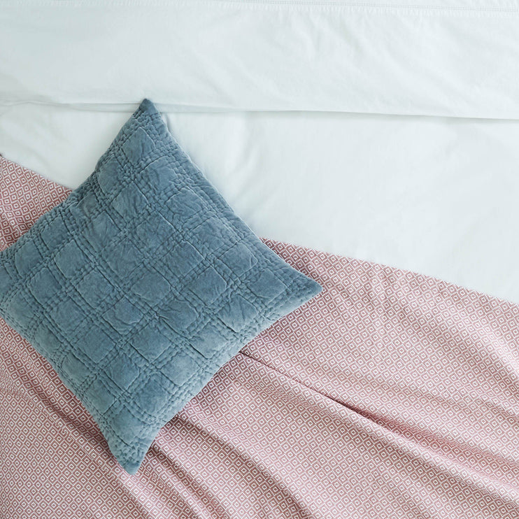 Kissenhülle Samana in Grüngrau aus 100% Baumwolle | Entdecken Sie unsere schönsten Wohnaccessoires