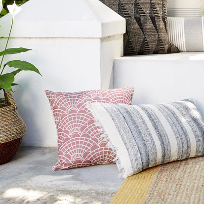 Dusty pink & Natural Lune Kissenhülle | Home & Living inspiration | URBANARA