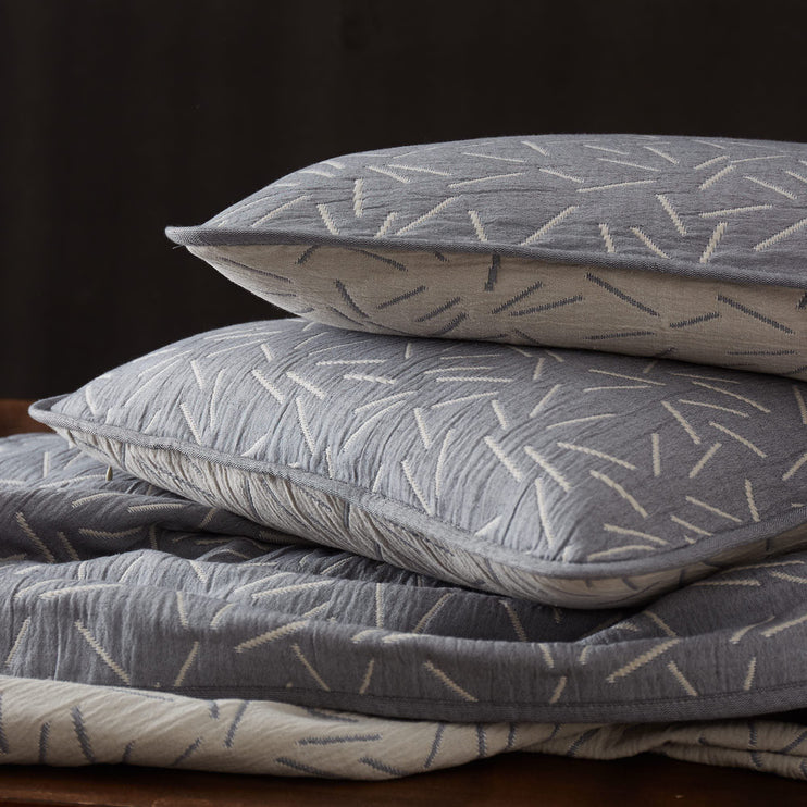 Grey & Sand Alcains Kissenhülle | Home & Living inspiration | URBANARA