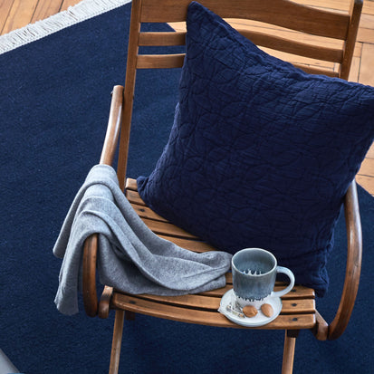 Dark blue Carvado Kissenhülle | Home & Living inspiration | URBANARA