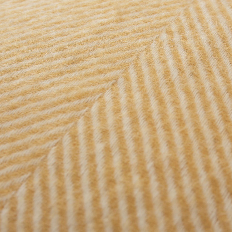 Kissenhülle Gotland, Senfgelb & Creme, 100% Wolle & 100% Leinen | URBANARA Kissenhüllen