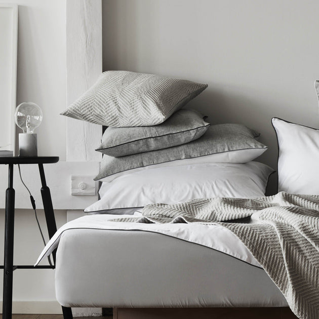 Grey & White & Charcoal Sameiro Kissenbezug | Home & Living inspiration | URBANARA