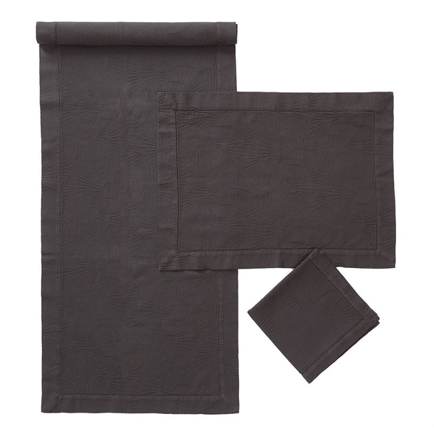 Charcoal Espinho Tischläufer | Home & Living inspiration | URBANARA