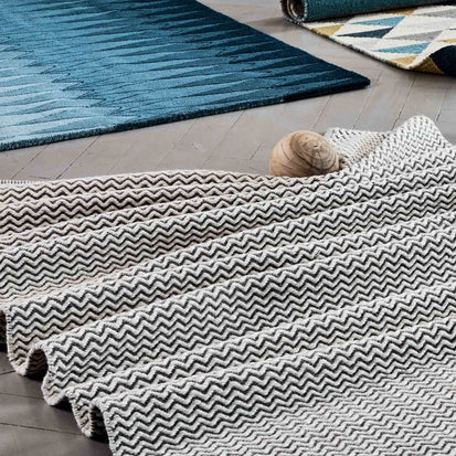 Grey & Off-white Pandim Teppich | Home & Living inspiration | URBANARA