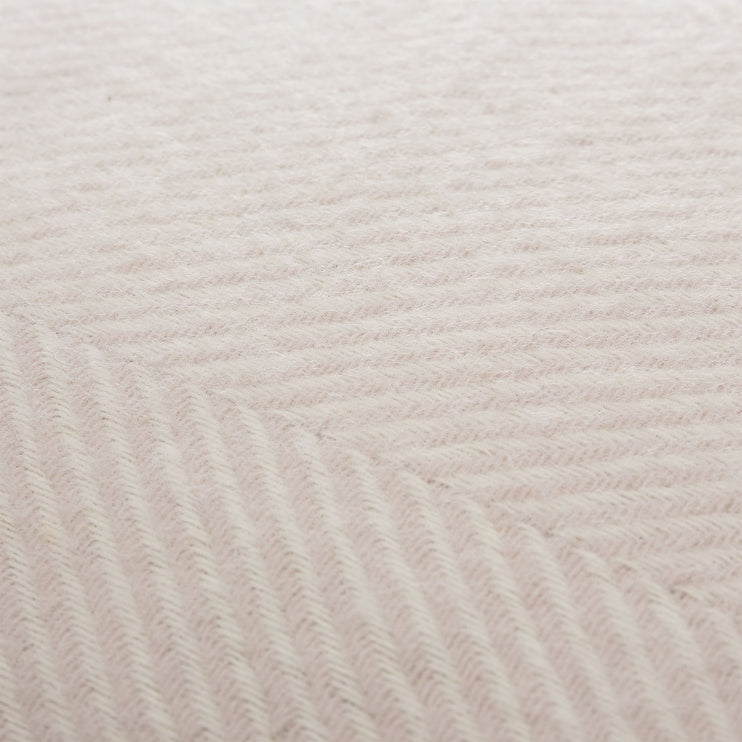 Kissenhülle Gotland in Zartrosa & Creme aus 100% Schurwolle & 100% Leinen | Entdecken Sie unsere schönsten Wohnaccessoires