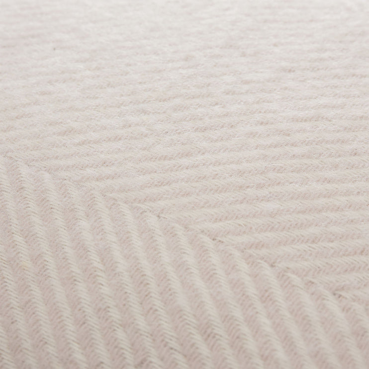 Kissenhülle Gotland in Zartrosa & Creme aus 100% Schurwolle & 100% Leinen | Entdecken Sie unsere schönsten Wohnaccessoires