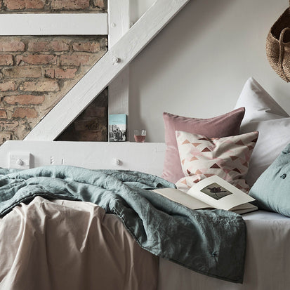 Tagesdecke Gayain Helles Grüngrau & Grüngrau | Schöne Ideen für Ihr Zuhause | URBANARA