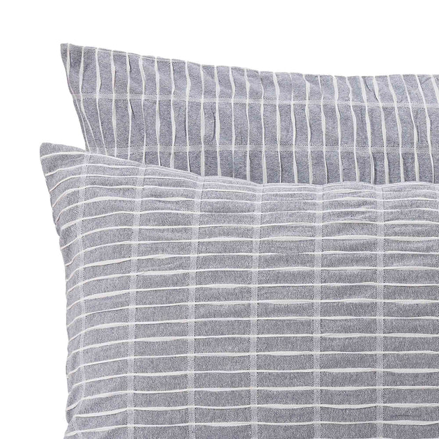 Dark blue & Natural white Bayan Kissenbezug | Home & Living inspiration | URBANARA