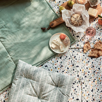 Kissen Avolain Grüngrau & Naturweiß | Schöne Ideen für Ihr Zuhause | URBANARA