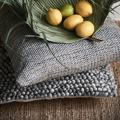 Kissenhülle Raviin Eierschale & Grau | Schöne Ideen für Ihr Zuhause | URBANARA