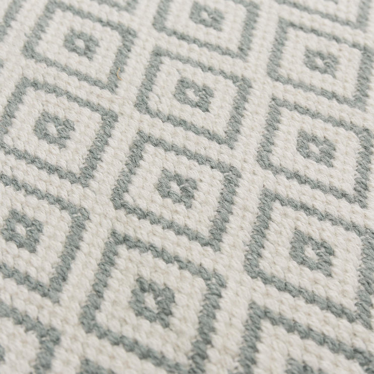 Barota rug in green grey & white, 100% pet |Find the perfect outdoor accessories