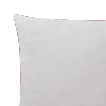 Kissenhülle Alvaladein Hellgrau & Zartrosa | Schöne Ideen für Ihr Zuhause | URBANARA