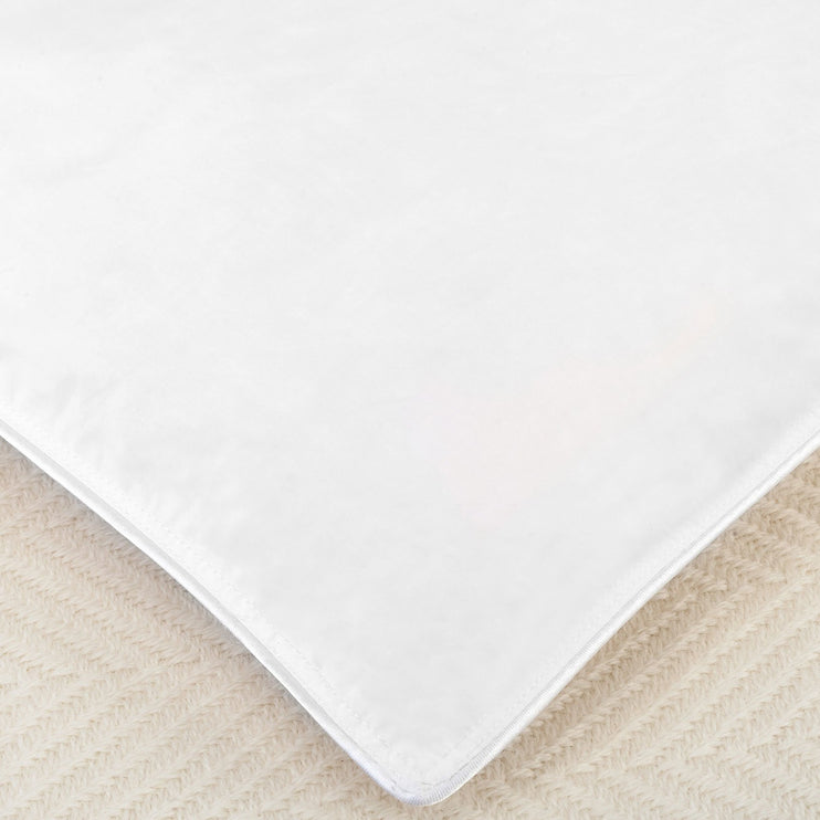 Aulum Duvet white, 90% goose down | High quality homewares