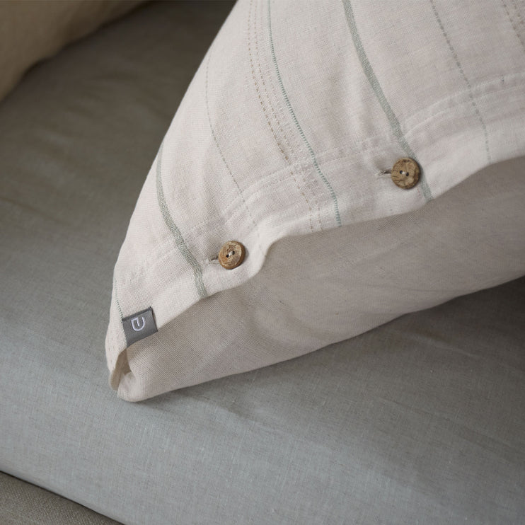 Bettdeckenbezug Douro in Natur & Salbeigrün aus 50% Recyceltes Leinen & 50% Baumwolle