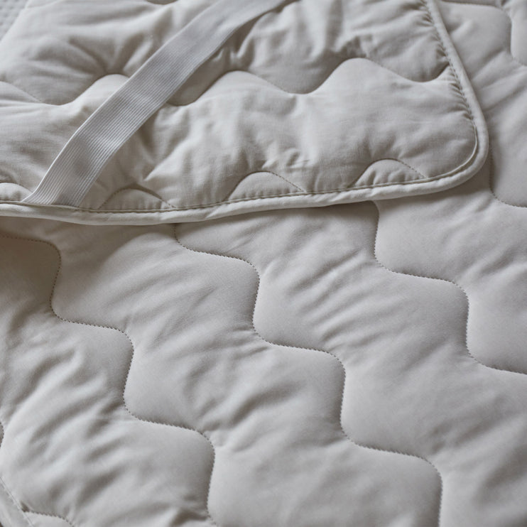 Matratzenschoner Pavla in Naturweiß aus 100% Bio-Baumwolle