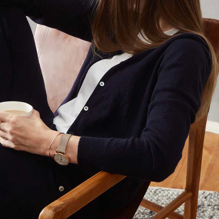 Nora Cashmere Cardigan midnight blue, 50% cashmere wool & 50% wool | URBANARA loungewear