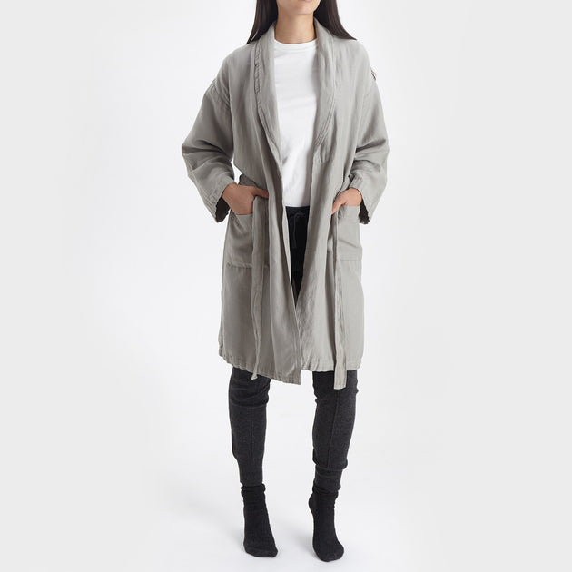 Antero Bathrobe in light grey | Home & Living inspiration | URBANARA