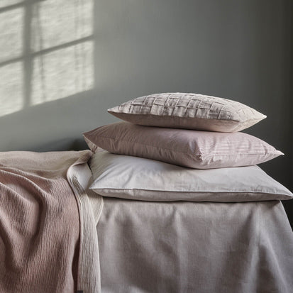 Wende-Perkal-Bettwäsche Izeda in Dunkelrot & Weiß | Schöne Ideen für Ihr Zuhause | URBANARA