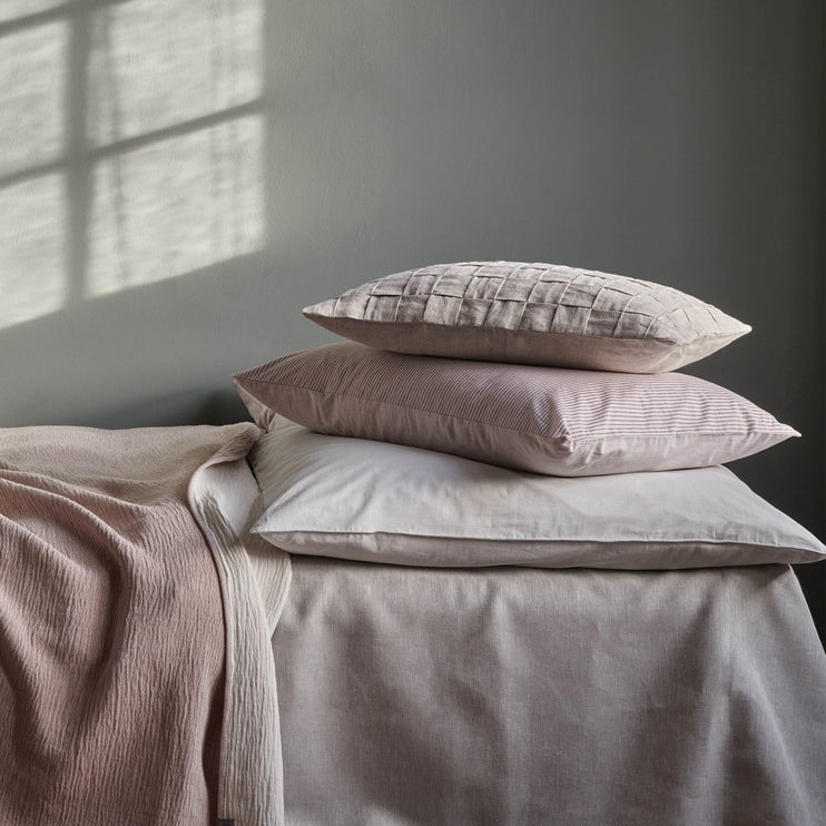 Wende-Perkal-Bettwäsche Izeda in Dunkelrot & Weiß | Schöne Ideen für Ihr Zuhause | URBANARA