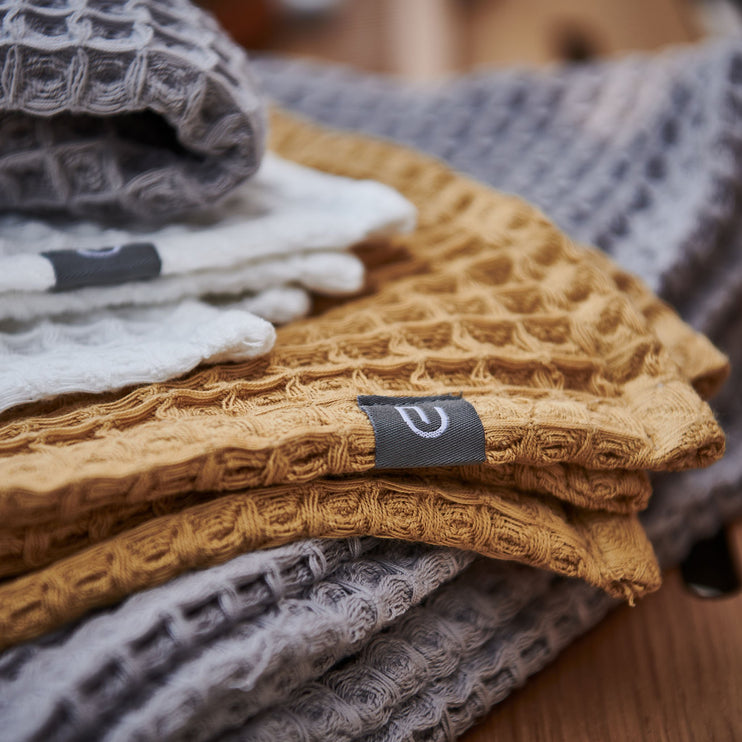 Handtuch Mikawa in Ocker | Schöne Ideen für Ihr Zuhause | URBANARA