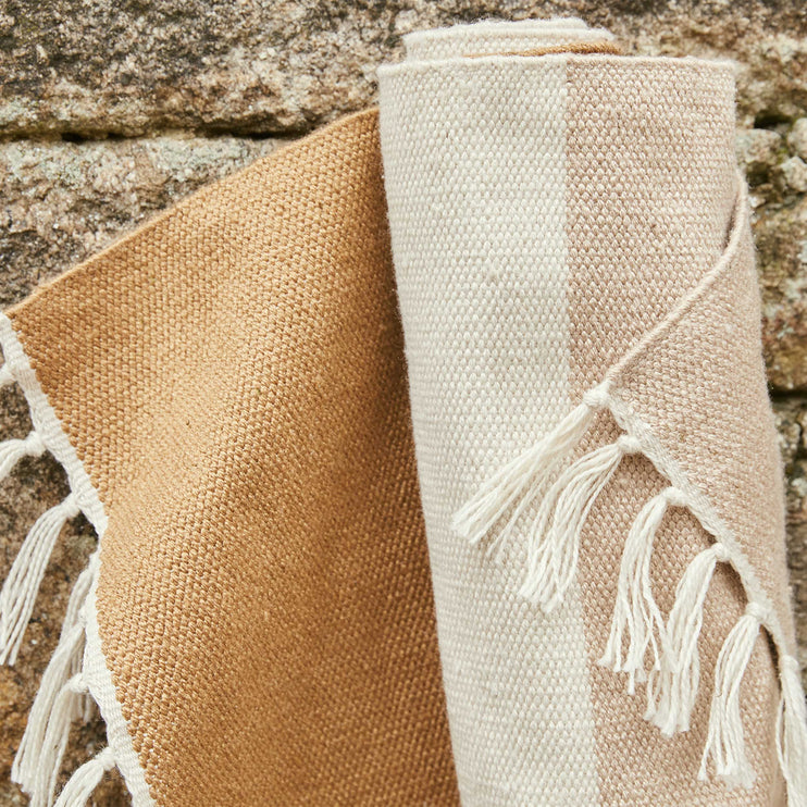 Teppich Tumla, Ocker & Naturweiß & Natur, 100% Recyceltes PET | URBANARA Gartenaccessories