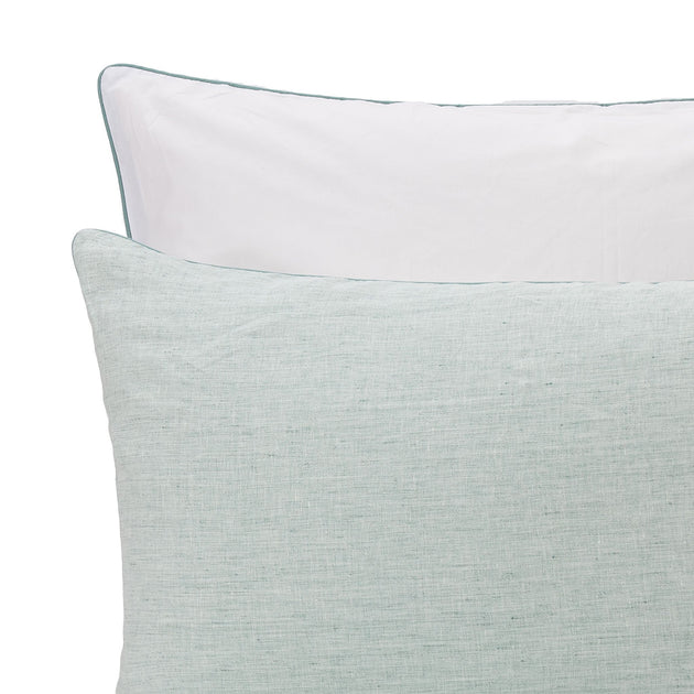 Sameiro Linen Bed Linen in green grey & white | Home & Living inspiration | URBANARA