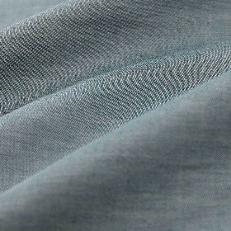 Kissenbezug Soure, Tannengrün & Naturweiß, 100% Baumwolle | URBANARA Satin-Bettwäsche