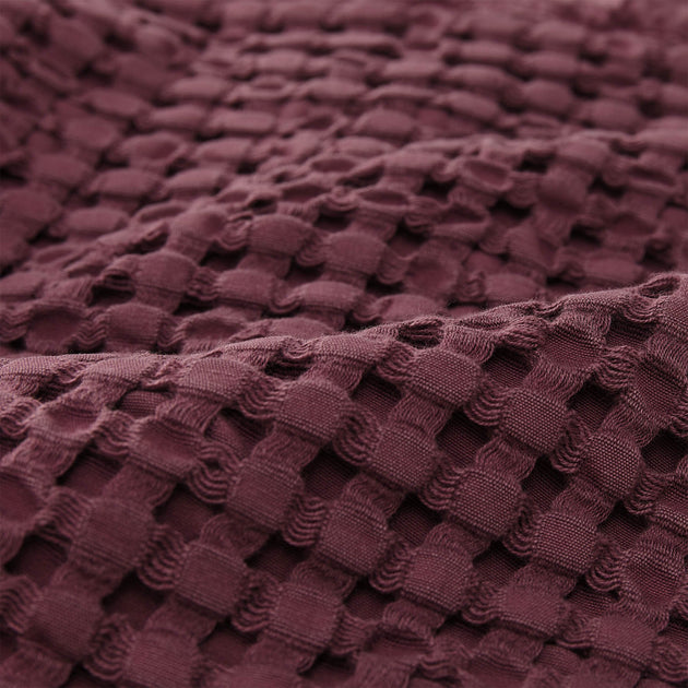 Veiros Sao bedspread, bordeaux red, 100% cotton |High quality homewares
