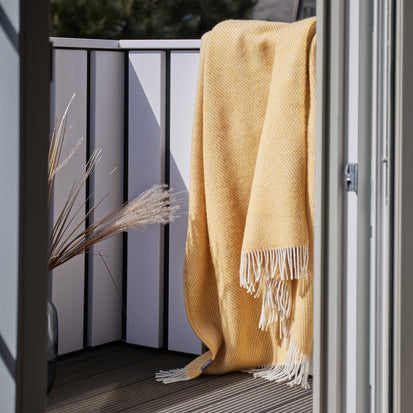 Wolldecke Gotland [Senfgelb/Creme]