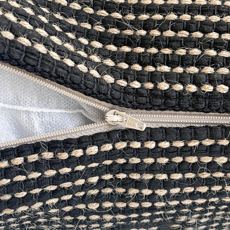 Upcycling-Kissen mit Füllung Cadema [Schwarz]