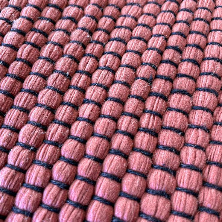 Upcycling-Kissen mit Füllung Garvao [Rosa]