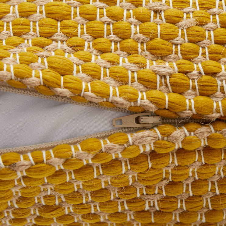 Upcycling-Kissen mit Füllung Pavaro [Senfgelb]