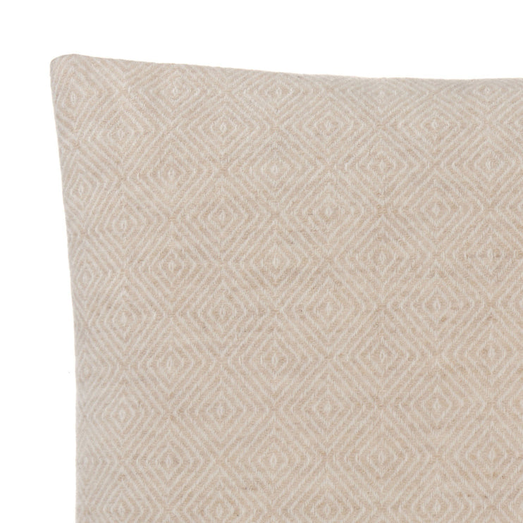 Kissenhülle Uyuni, Beige & Creme, 100% Kaschmirwolle | URBANARA Kissenhüllen