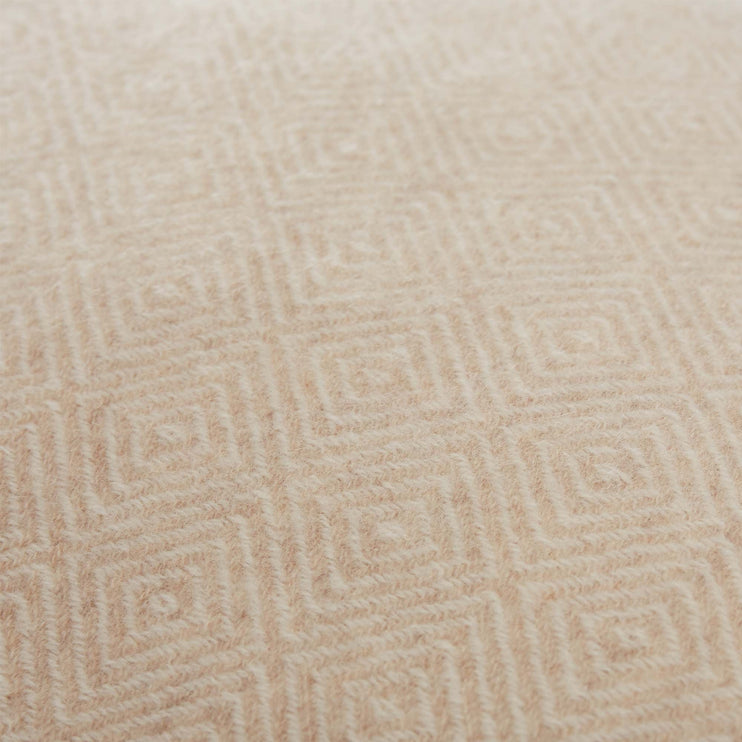 Kissenhülle Uyuni in Beige & Creme aus 100% Kaschmirwolle | Entdecken Sie unsere schönsten Wohnaccessoires