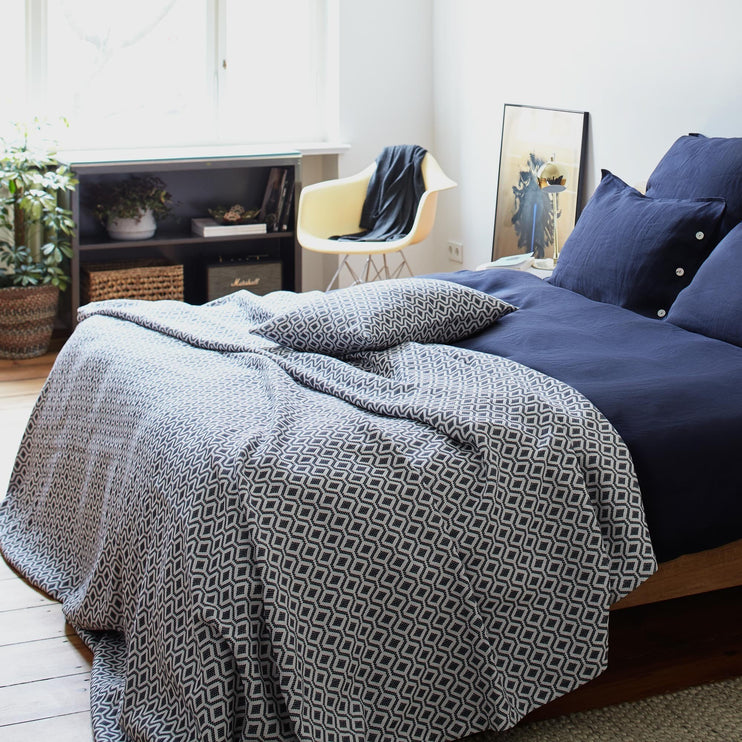 Blue grey & White Viana Tagesdecke | Home & Living inspiration | URBANARA