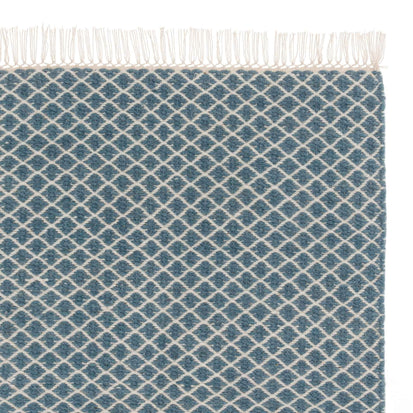 Blue & Off-white Loni Teppich | Home & Living inspiration | URBANARA