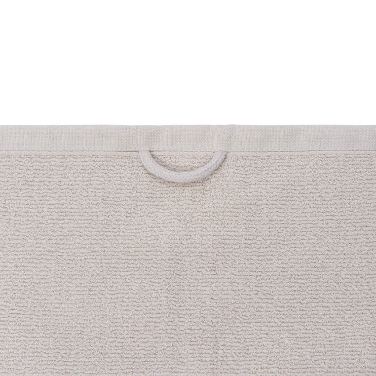 Handtuch Sintra in Hellgrau aus 100% Baumwolle | Entdecken Sie unsere schönsten Wohnaccessoires