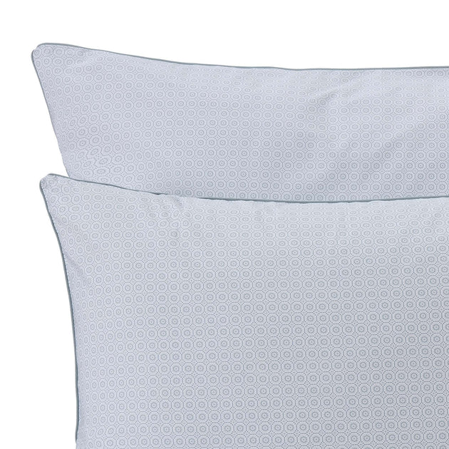 White & Green grey Cheles Kissenbezug | Home & Living inspiration | URBANARA