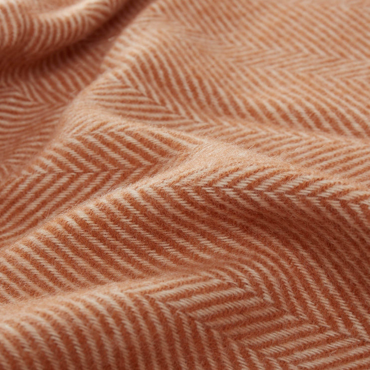 Decke Salantai, Terrakotta & Creme, 100% Schurwolle | Hochwertige Wohnaccessoires