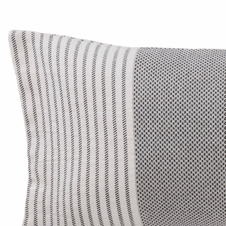 Kissenhülle Kadan, Schwarz & Creme, 50% Leinen & 50% Baumwolle | Hochwertige Wohnaccessoires