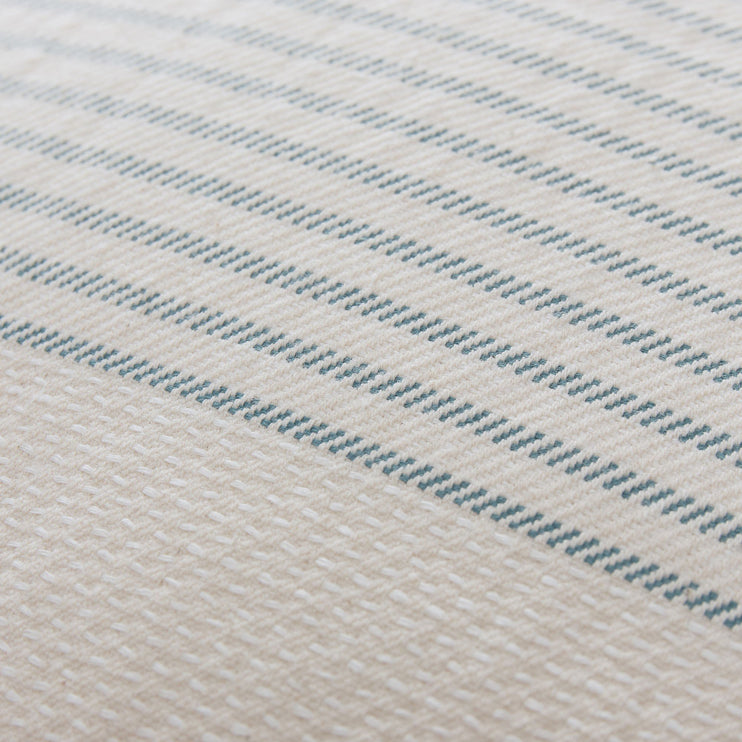 Kissenhülle Kadan in Creme & Graugrün aus 50% Leinen & 50% Baumwolle | Entdecken Sie unsere schönsten Wohnaccessoires