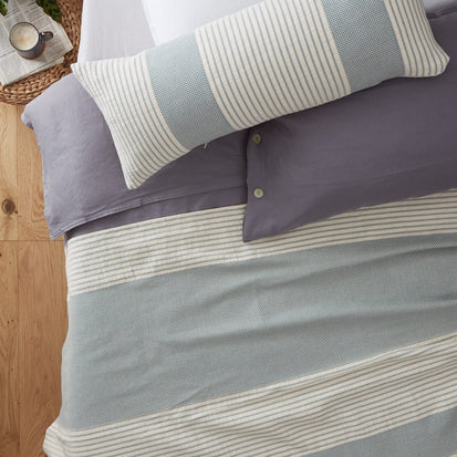 Grey green & Cream Kadan Kissenhülle | Home & Living inspiration | URBANARA