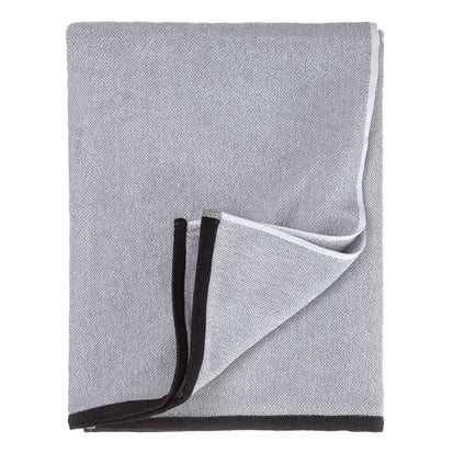 Grey & White Ventosa Strandtuch | Home & Living inspiration | URBANARA