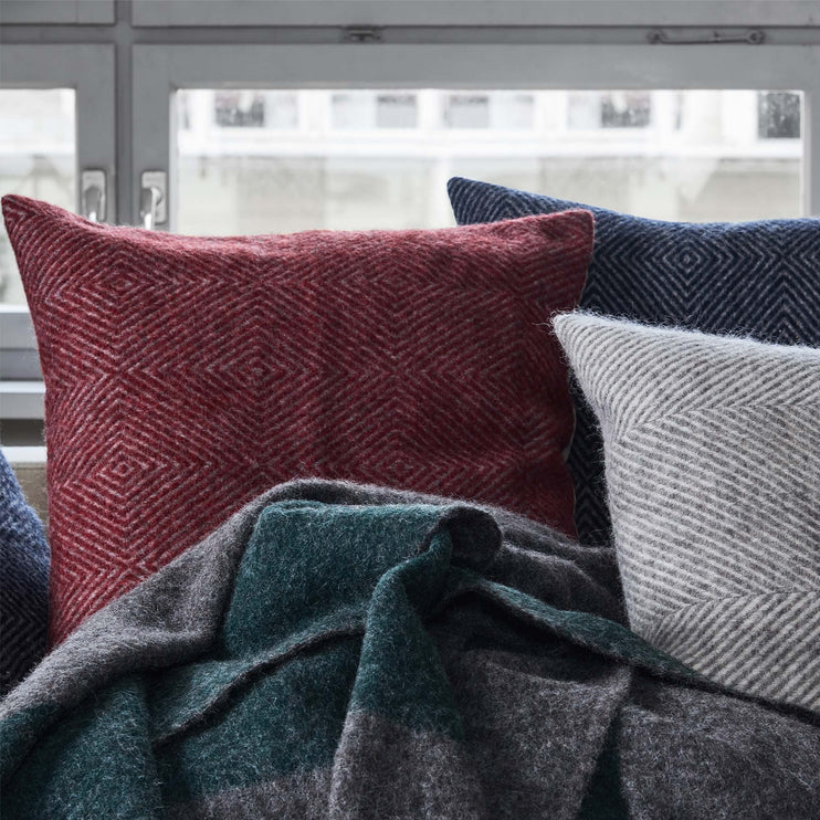 Kissenhülle Gotland, Rot & Grau, 100% Wolle & 100% Leinen | URBANARA Kissenhüllen