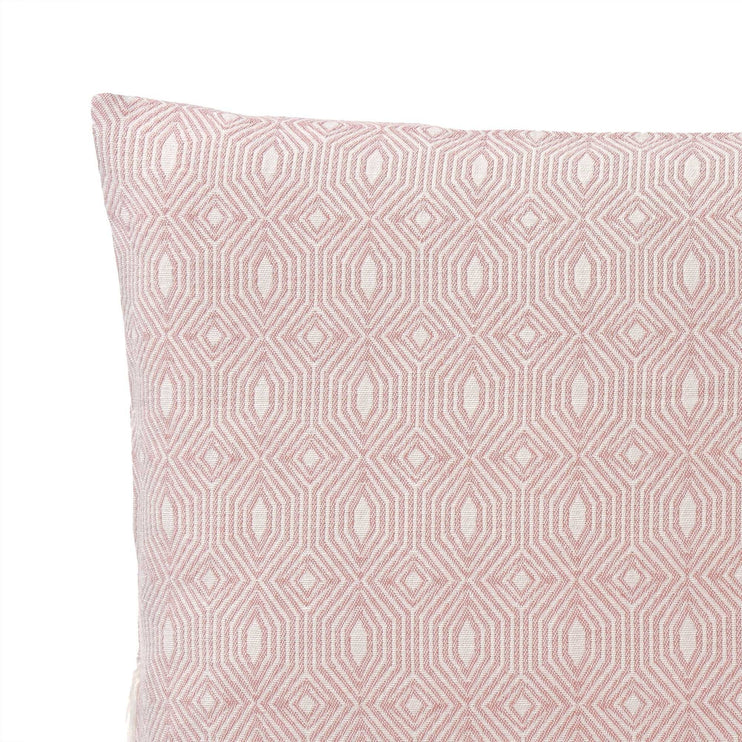 Coral & Natural white Alcoa Kissenhülle | Home & Living inspiration | URBANARA